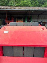 Presse à balles rondes Lely RP502 - 13