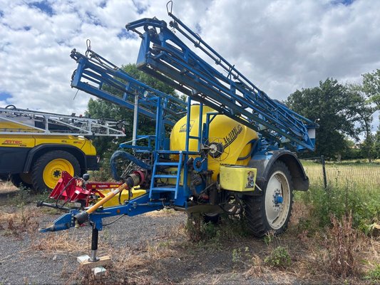 Pulvérisateur traîné - TAURUS 3000-7TR