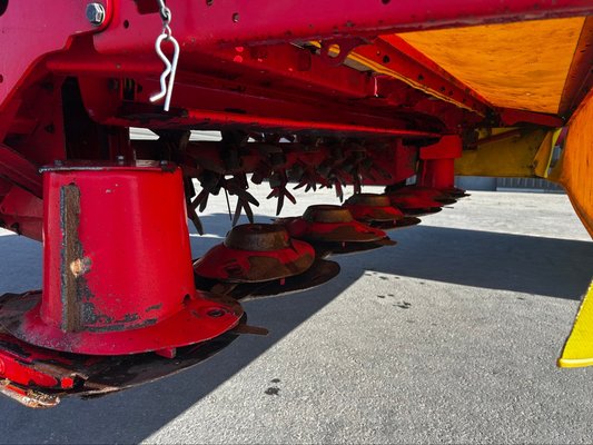 Faucheuse conditionneuse Pöttinger NOVACAT 302 ED