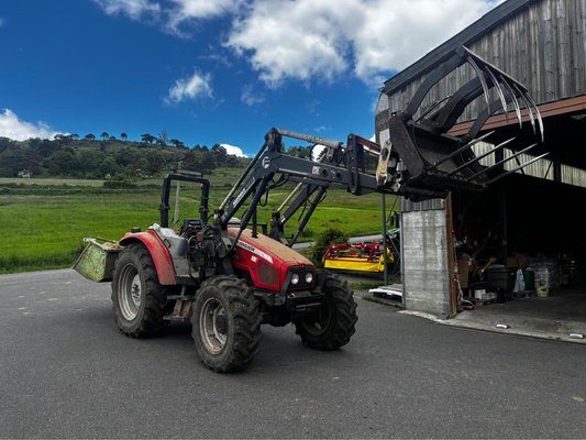 Tracteur agricole Massey Ferguson MF 5425