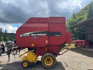 Presse à balles rondes New Holland BR 750 - 5