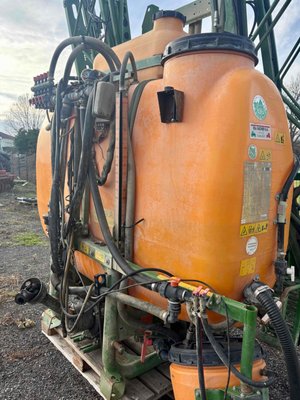 Pulvérisateur porté Amazone UF 1200