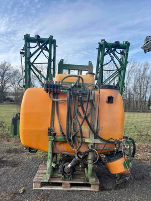 Pulvérisateur porté Amazone UF 1200