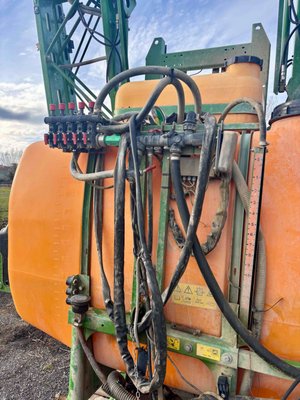 Pulvérisateur porté Amazone UF 1200